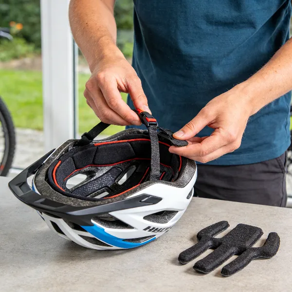Wie man die Polster in einem Fahrradhelm austauscht